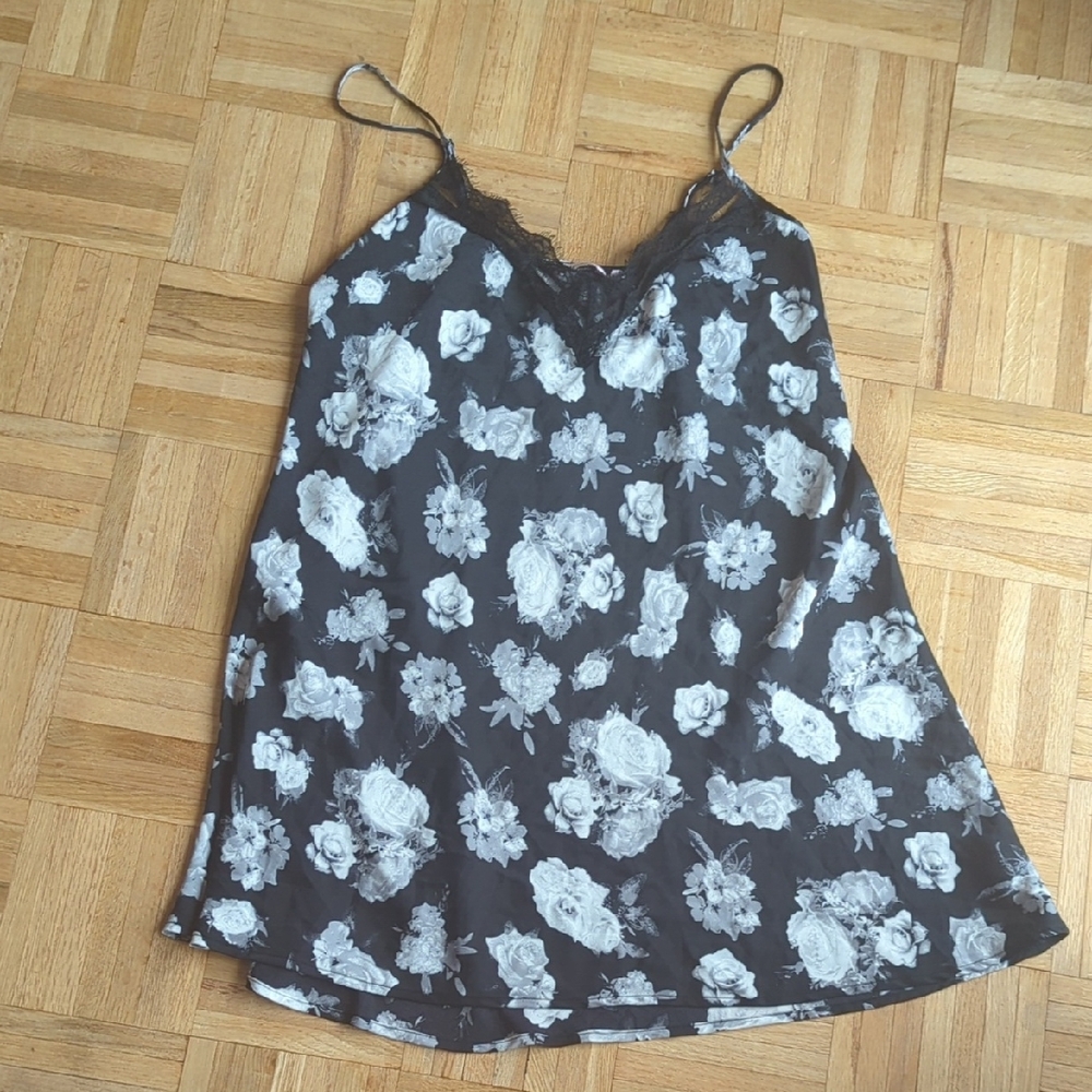 La Vie En Rose Floral Lace Slip With